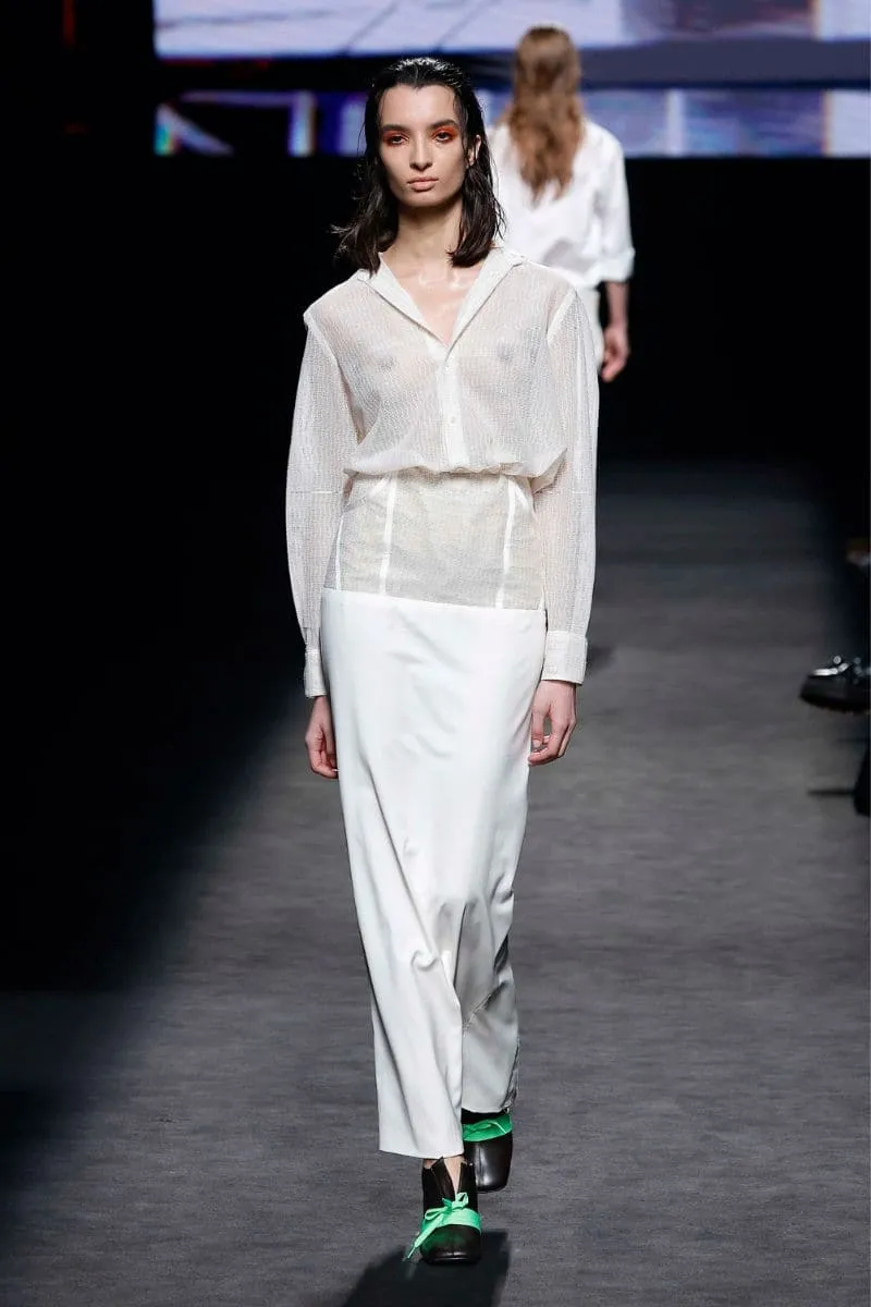 CARDI STRAIGHT-CUT MESH SHIRT