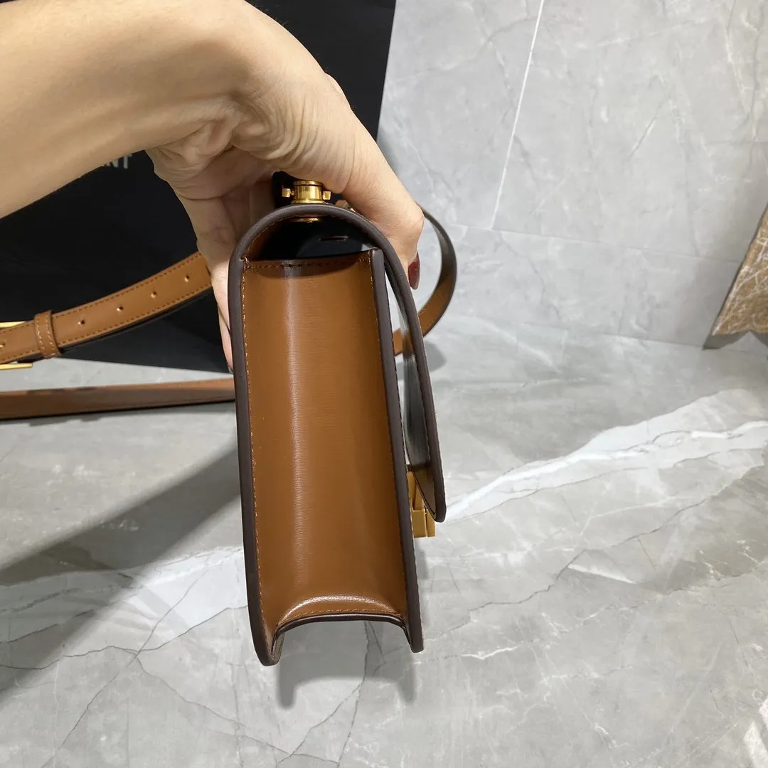 CARRE SATCHEL
