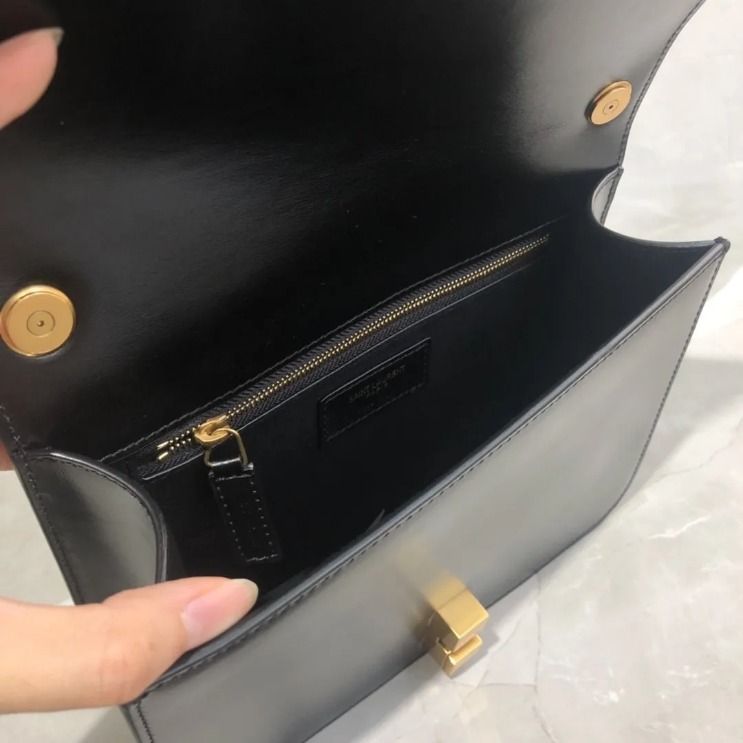 CARRE SATCHEL