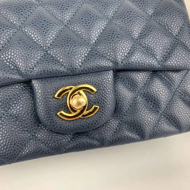 CC Flap Bag X Caviar Small 20cm