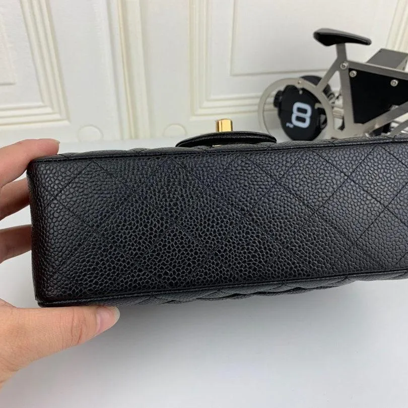CC Flap Bag X Caviar Small 20cm