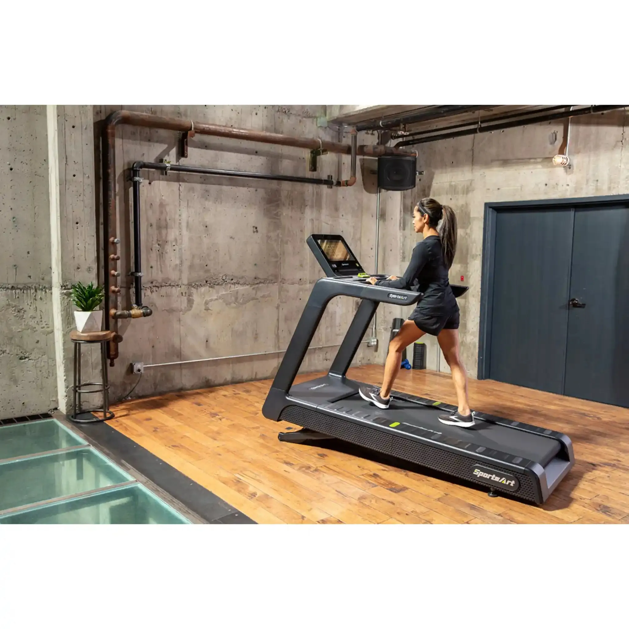 SportsArt T674-16 Elite Senza Treadmill